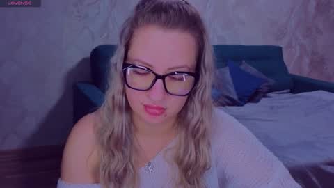 Elisabeth online show from 10/14/25, 07:03