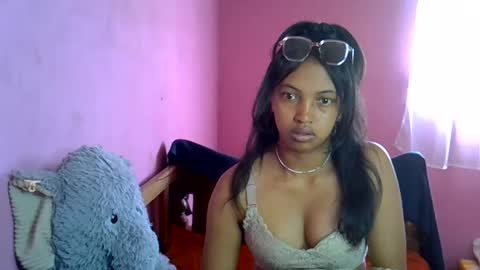 Snapshot of elisah01 chatting on 05/20/26, 06:41 elisah01 online show from 05/20/26, 06:41