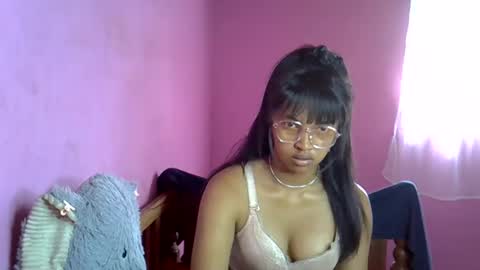 Snapshot of elisah01 chatting on 06/07/26, 05:00 elisah01 online show from 06/07/26, 05:00