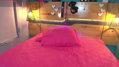 Snapshot of elisasue chatting on 02/19/26, 04:19 Elisa Sue online show from 02/19/26, 04:19