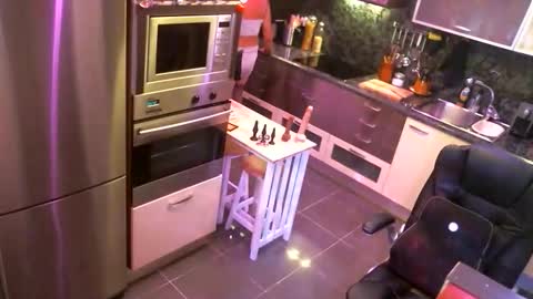 Snapshot of elise_tv chatting on 09/20/25, 06:42 Barbie online show from 09/20/25, 06:42