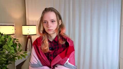 Viola online show from 11/18/25, 01:11