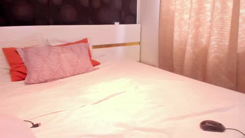 Elly online show from 10/15/25, 07:41