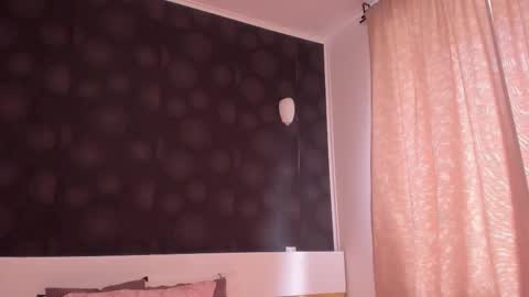 Elly online show from 11/18/25, 08:08