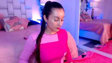 Snapshot of elisevalmont chatting on 05/30/26, 03:58 ELISE online show from 05/30/26, 03:58
