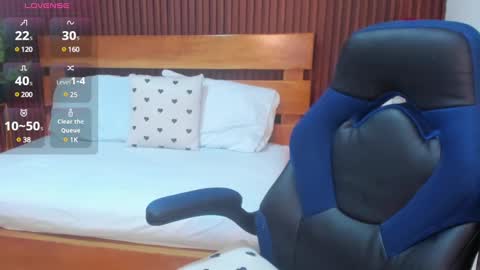 Snapshot of elissa_iris chatting on 01/18/25, 10:06 E L I S S A online show from 01/18/25, 10:06