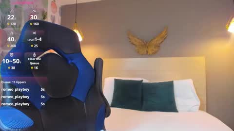 Snapshot of elissa_iris chatting on 01/21/25, 10:08 E L I S S A online show from 01/21/25, 10:08