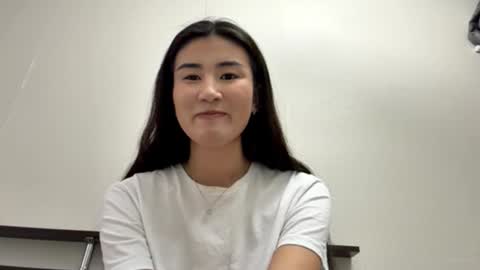 Snapshot of elissakoebel chatting on 12/04/25, 09:18 Mei online show from 12/04/25, 09:18