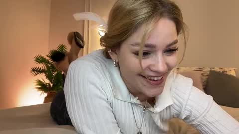 Snapshot of elixiirr chatting on 12/14/25, 05:51 Stephanie online show from 12/14/25, 05:51