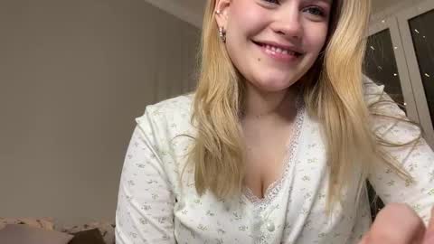 Stephanie online show from 01/16/26, 07:07