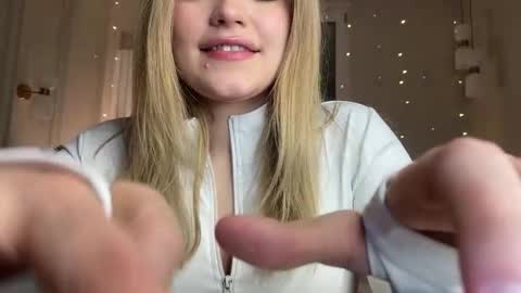 Stephanie online show from 01/17/26, 04:54