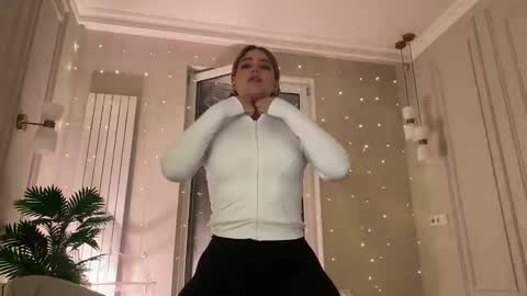 Stephanie online show from 02/25/26, 09:35