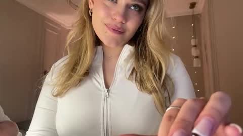 Stephanie online show from 03/18/26, 08:56