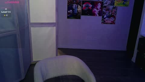 Snapshot of eliza_benet_ chatting on 04/07/26, 02:17 Ari online show from 04/07/26, 02:17