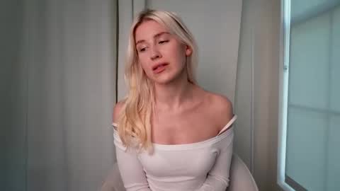 Snapshot of eliza_lizbethx chatting on 03/03/26, 10:59 Liz online show from 03/03/26, 10:59