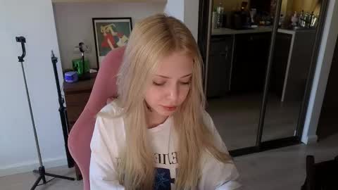 Elizabeth online show from 03/18/26, 10:51