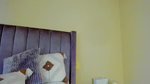 Snapshot of eliza_sanz chatting on 02/09/25, 05:33 My name is ElizaPVT is open online show from 02/09/25, 05:33