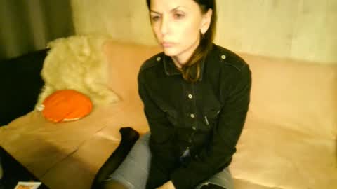 Snapshot of elizabe_th chatting on 09/16/25, 02:45 Elizabethangel online show from 09/16/25, 02:45