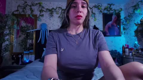 Snapshot of elizabeth77_ chatting on 01/16/25, 10:10 Elizabeth online show from 01/16/25, 10:10