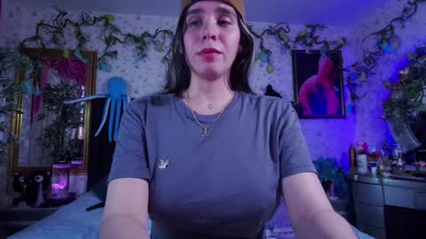 Snapshot of elizabeth77_ chatting on 01/16/25, 07:20 Elizabeth online show from 01/16/25, 07:20