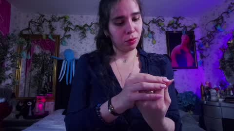 Snapshot of elizabeth77_ chatting on 01/23/25, 10:43 Elizabeth online show from 01/23/25, 10:43