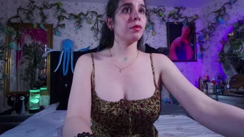 Snapshot of elizabeth77_ chatting on 01/27/25, 08:17 Elizabeth online show from 01/27/25, 08:17
