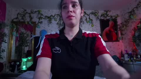 Snapshot of elizabeth77_ chatting on 02/04/25, 10:10 Elizabeth online show from 02/04/25, 10:10