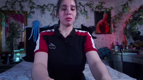 Snapshot of elizabeth77_ chatting on 02/04/25, 07:11 Elizabeth online show from 02/04/25, 07:11