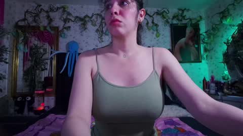Snapshot of elizabeth77_ chatting on 02/15/25, 10:11 Elizabeth online show from 02/15/25, 10:11