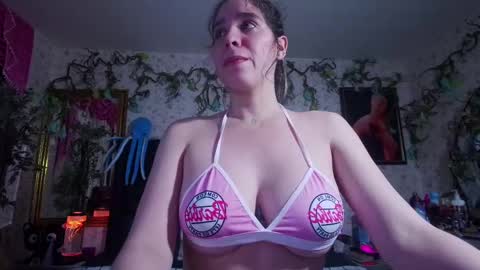 Snapshot of elizabeth77_ chatting on 09/09/25, 10:15 Elizabeth online show from 09/09/25, 10:15