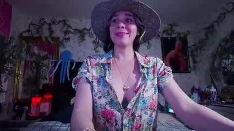 Snapshot of elizabeth77_ chatting on 09/14/25, 01:32 Elizabeth online show from 09/14/25, 01:32
