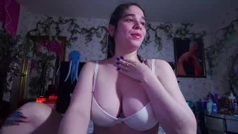 Snapshot of elizabeth77_ chatting on 09/30/25, 10:20 Elizabeth online show from 09/30/25, 10:20