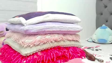 Snapshot of elizabeth_18_ chatting on 05/27/26, 03:36 ELIZA online show from 05/27/26, 03:36