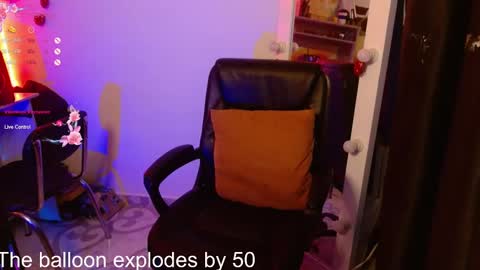 Snapshot of elizabeth_martinez98 chatting on 02/24/25, 08:14 Elizabeth Martinez online show from 02/24/25, 08:14