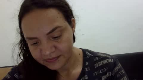 Snapshot of elizabeth_martinez_ chatting on 10/12/25, 04:39 Elizabeth Martinez online show from 10/12/25, 04:39