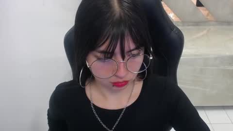 Snapshot of elizabeth_t_ chatting on 02/22/26, 12:36 Elizabeth online show from 02/22/26, 12:36