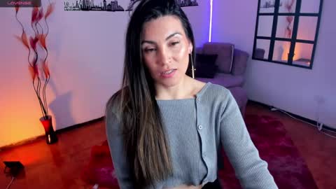 Elizabeth online show from 02/25/25, 06:42