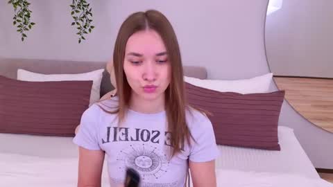 Snapshot of elizabethcash chatting on 02/25/25, 03:16 Elizabeth online show from 02/25/25, 03:16