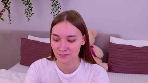 Snapshot of elizabethcash chatting on 03/05/25, 07:27 Elizabeth online show from 03/05/25, 07:27