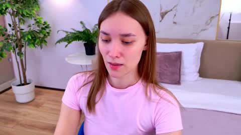 Snapshot of elizabethcash chatting on 11/15/25, 04:14 Elizabeth online show from 11/15/25, 04:14