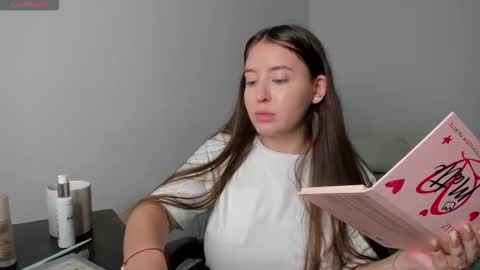 instgram aly leiv17 ---- Im model-independent online show from 11/17/25, 04:35