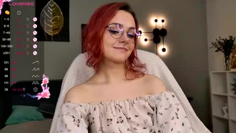 Snapshot of elizabethmilller_ chatting on 11/10/25, 10:31 Elizabet online show from 11/10/25, 10:31