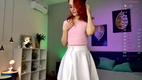 Snapshot of elizabethmilller_ chatting on 11/17/25, 10:04 Elizabet online show from 11/17/25, 10:04