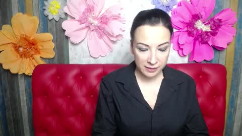 ElizabethSho online show from 12/02/25, 06:25