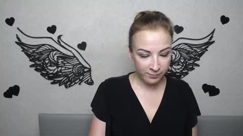 Snapshot of elizabethsho chatting on 07/03/26, 05:19 ElizabethSho online show from 07/03/26, 05:19
