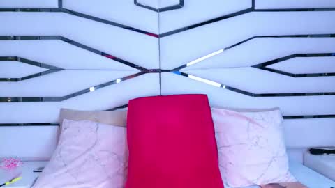 Elizabet online show from 12/05/25, 12:36