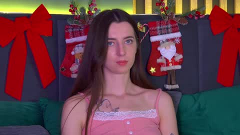 Snapshot of elizabetwilsoon chatting on 01/09/25, 02:18 Elizabet online show from 01/09/25, 02:18