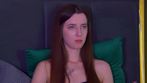 Snapshot of elizabetwilsoon chatting on 01/17/25, 08:24 Elizabet online show from 01/17/25, 08:24