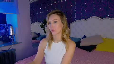 Snapshot of elizamayers chatting on 04/01/26, 09:56 Linda online show from 04/01/26, 09:56