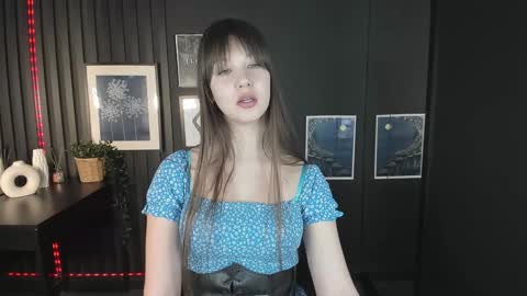 Snapshot of elizamild chatting on 01/23/25, 07:40 Eliza online show from 01/23/25, 07:40